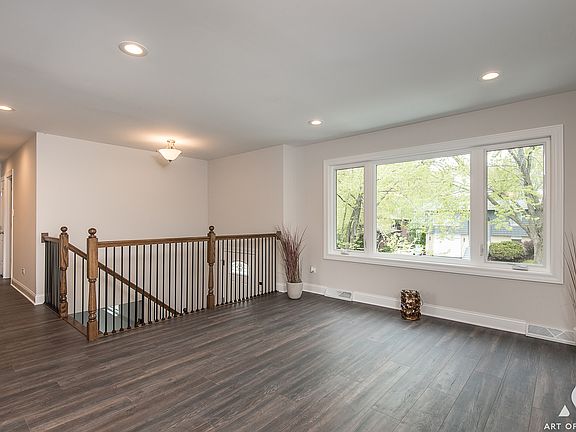3rd image of 5159 Roberta Ln