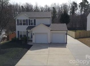3819 Raintree Dr, Greensboro, NC 27407