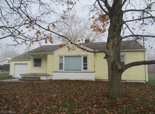 3295 Oser Rd, Barberton, OH 44203