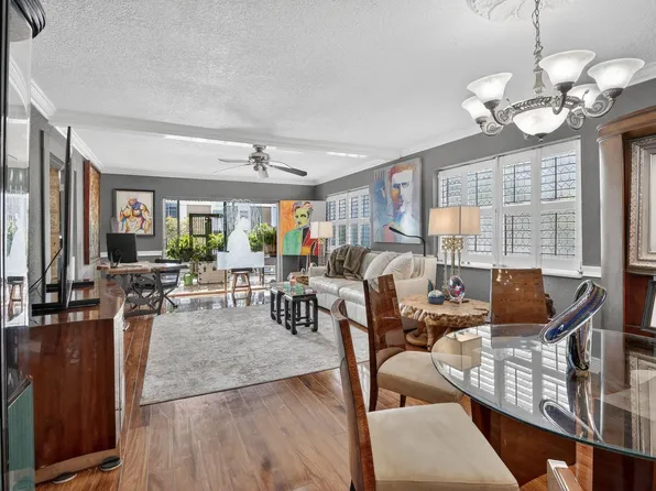 3050 NE 16th Avenue #207, Oakland Park, FL 33334