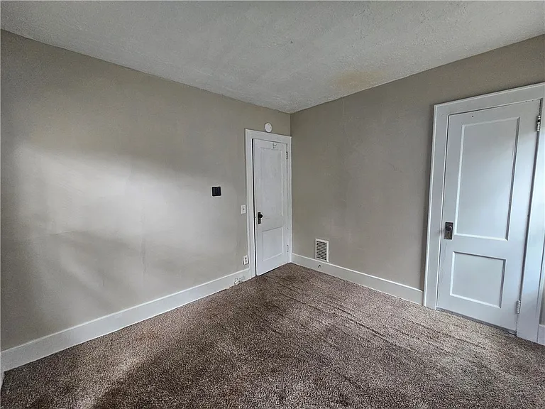 133 McKinley St — Photo 16