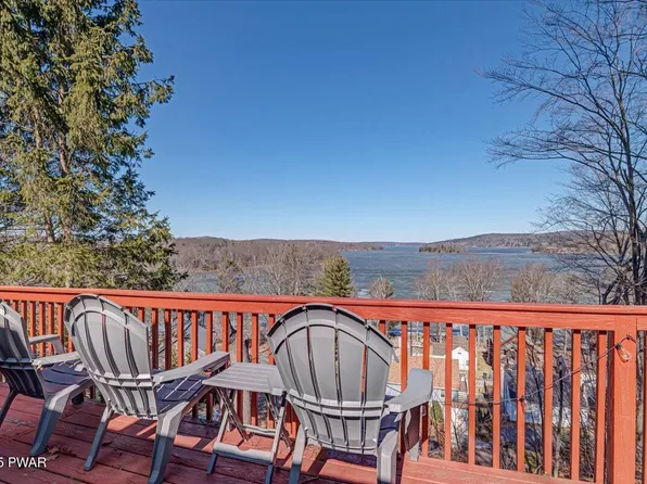 141 Paupack Rd, Greentown, PA 18426