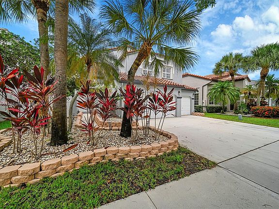 4th image of 15727 NW 11th St