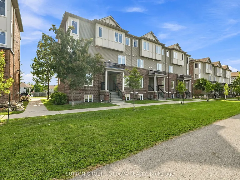 2563 Longfields Dr — Photo 31