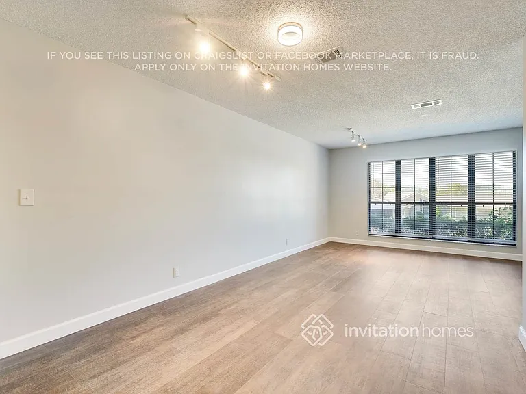 6241 Cranberry Ln E — Photo 3