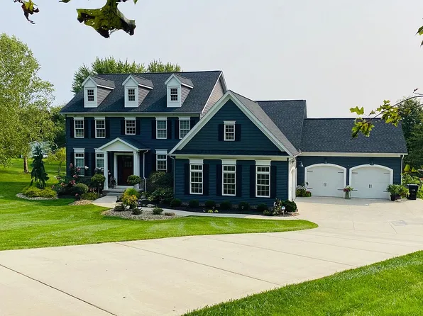 450 Hartville Rd, Hartville, OH 44632