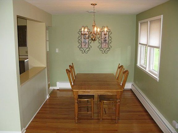 4th image of 10668 Preston St