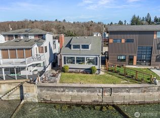 2404 Day Island Blvd W, University Place, WA
