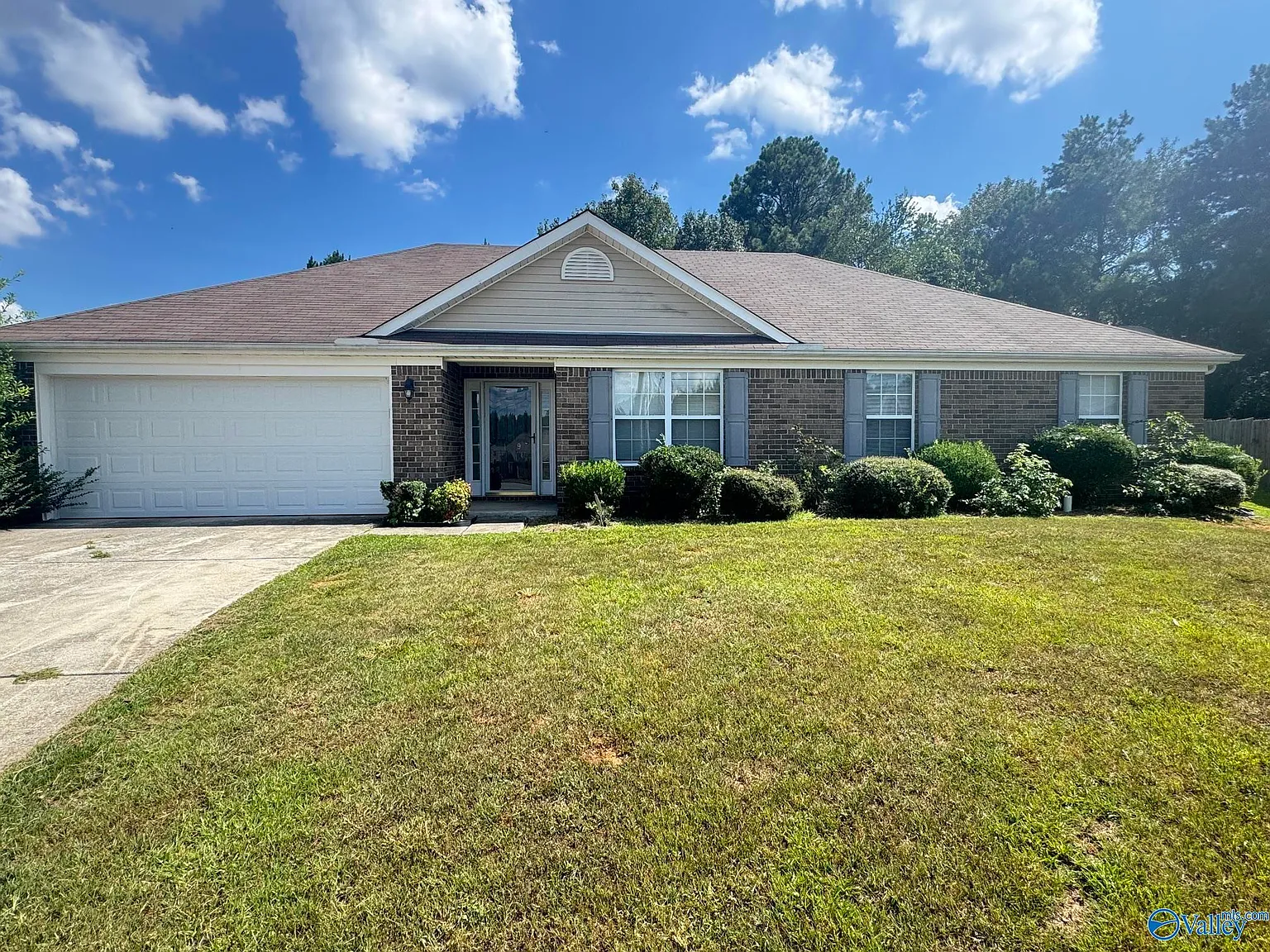 3 bed, 2.0 bath, 1734 sqft, $1,795 — Photo 1