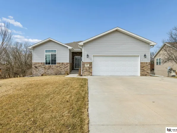65 Vince Dr, Bennet, NE 68317