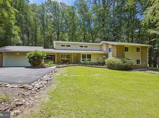 11709 Vale Rd, Oakton, VA 22124
