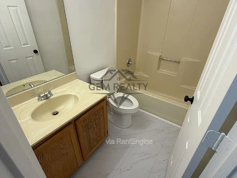 569 Cromwell Ct — Photo 36