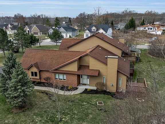 4th image of 809 Carriage Ln