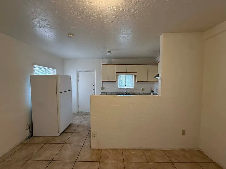 204 E Palmdale St — Photo 6