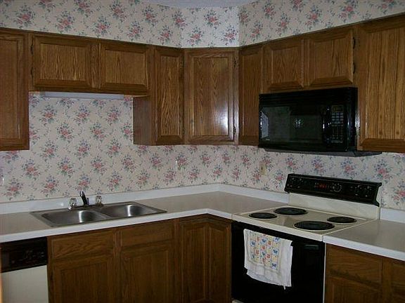 2nd image of 2052 Westminster Ct