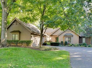 46625 Arboretum Cir, Plymouth, MI 48170