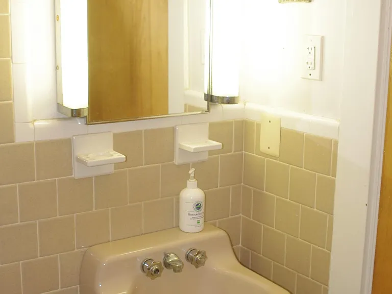 155 Walnut St #1 — Photo 2