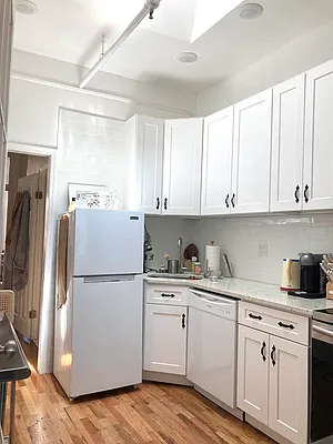 Rented by Brooklyn Real Estate Services | media 2