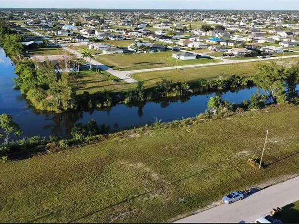 209 NW 19th Ter, Cape Coral, FL 33993