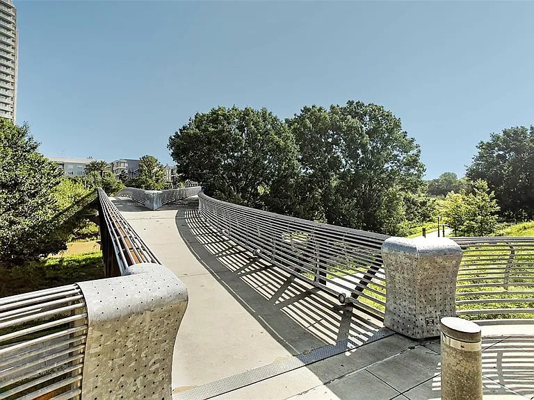 934 E Heights Hollow Ln — Photo 16