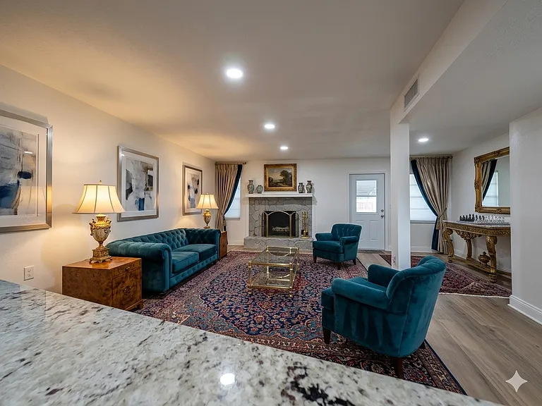 705 N Himes Ave — Photo 39