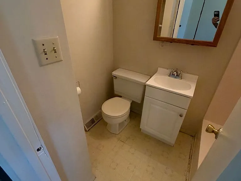 2151 E Columbia St — Photo 5