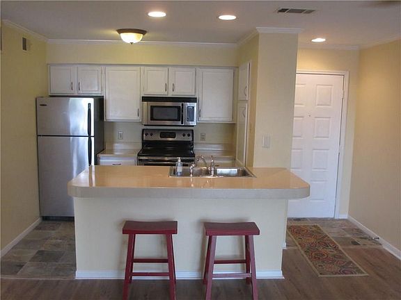 3rd image of 8888 Tallwood Dr APT 1209