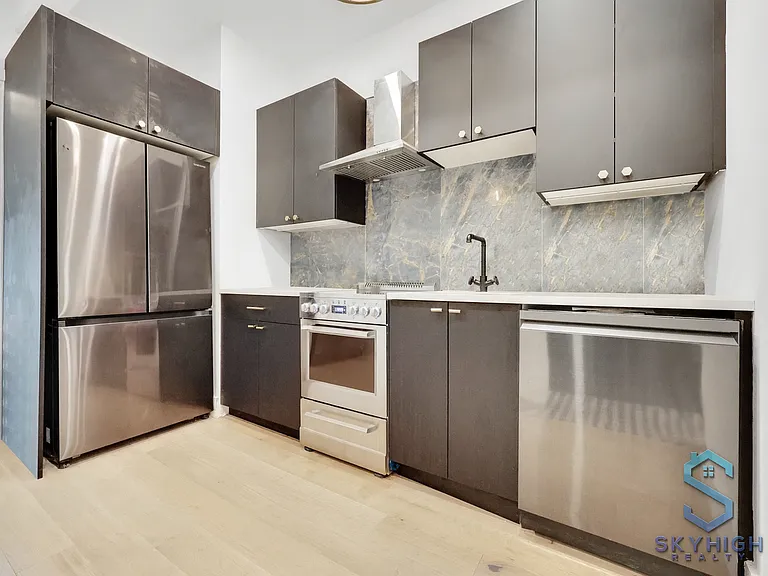 723 Knickerbocker Ave #3C — Photo 2