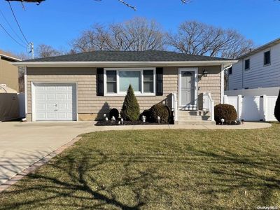 83 Woodlawn Avenue, Deer Park, NY, 11729