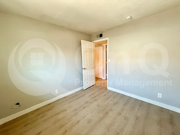 6044 N 21st Ave #2 — Photo 10