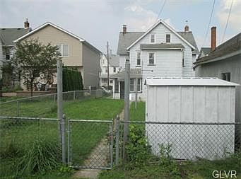 3rd image of 1450 Washington Ave