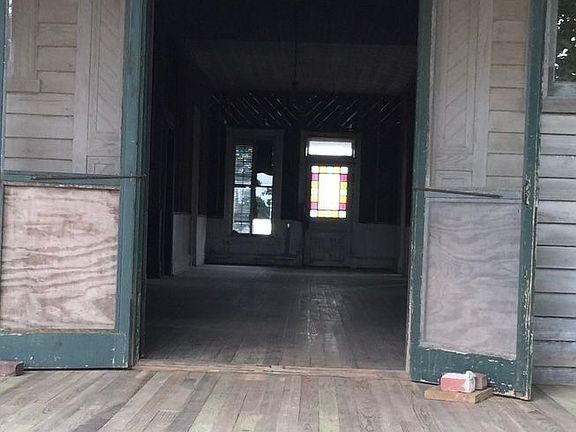 3rd image of 900 Grandview Ave