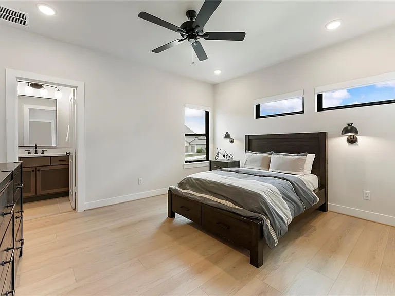 2118 Bennet Ct — Photo 41