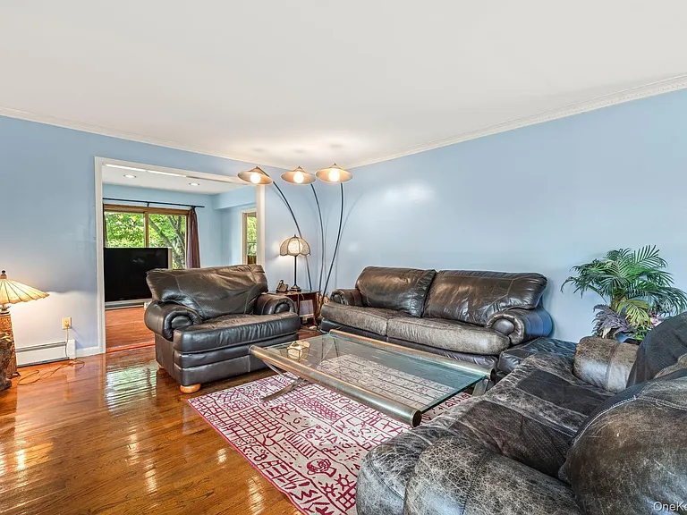 13 Whitney Cir — Photo 7