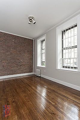 4th image of 336 E 18th St APT D4