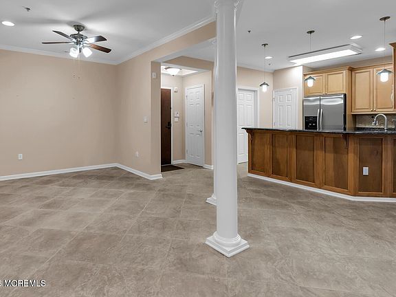 5th image of 22 Cooper Ave Unit 110