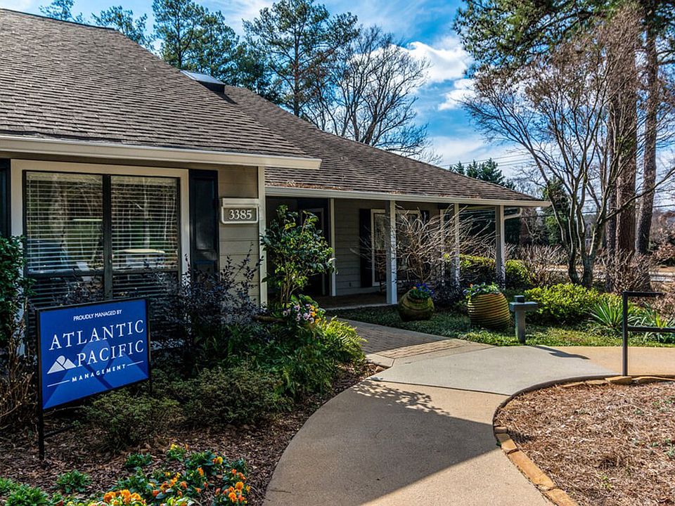 Leasing Office Entrance