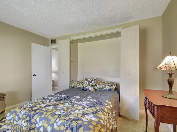 330 Pine Ridge Circle #D-1, Greenacres, FL 33463