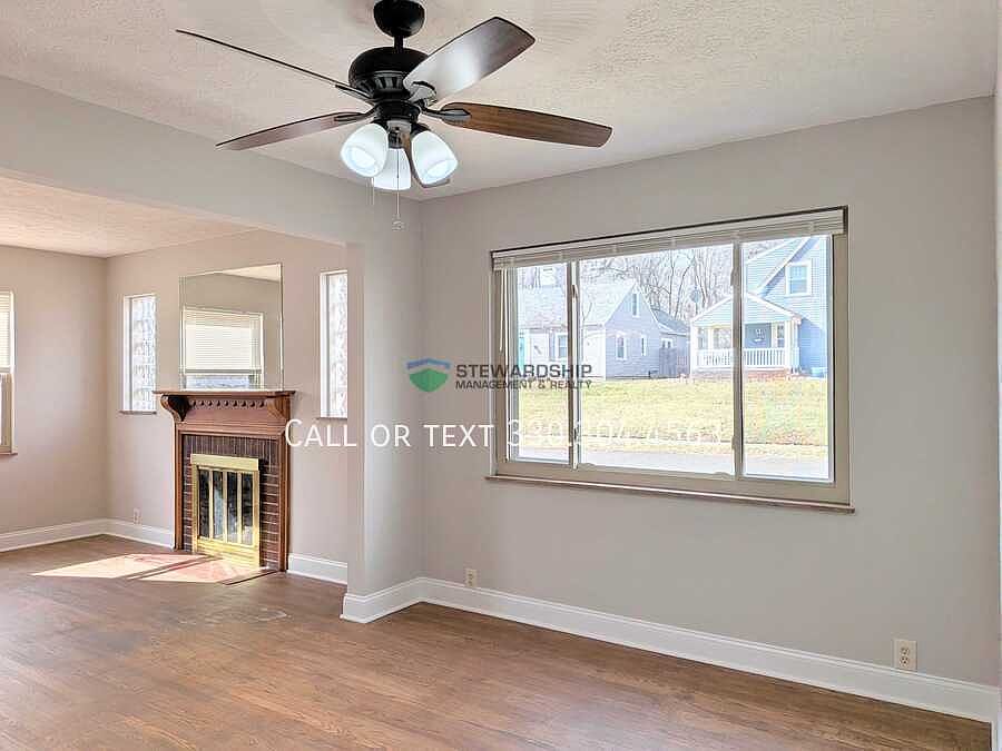 1st image of 1303 23rd St NE