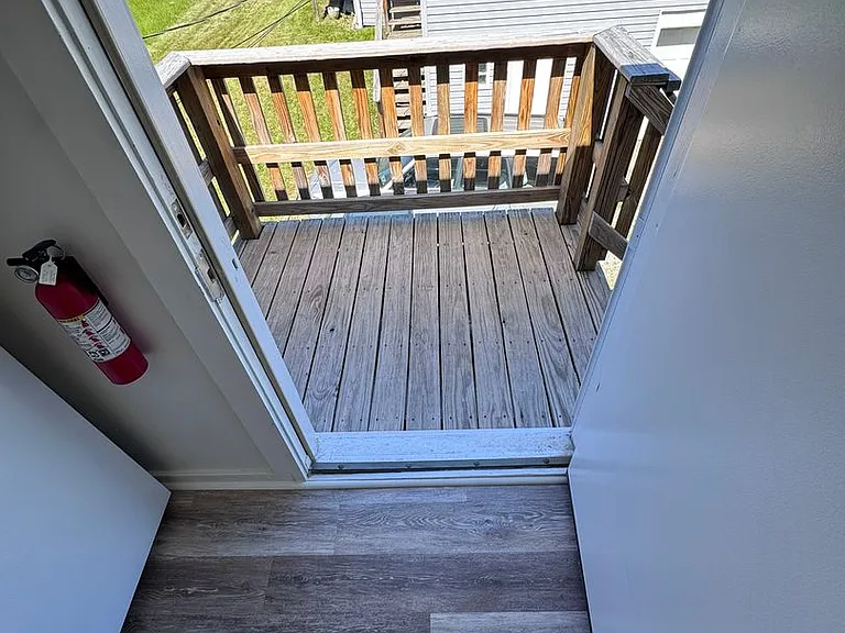 1827 California Ave — Photo 12