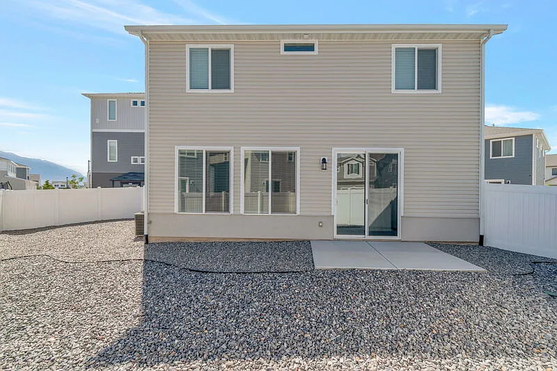 3 bed, 2.5 bath, 1442 sqft, $2,300 — Photo 4