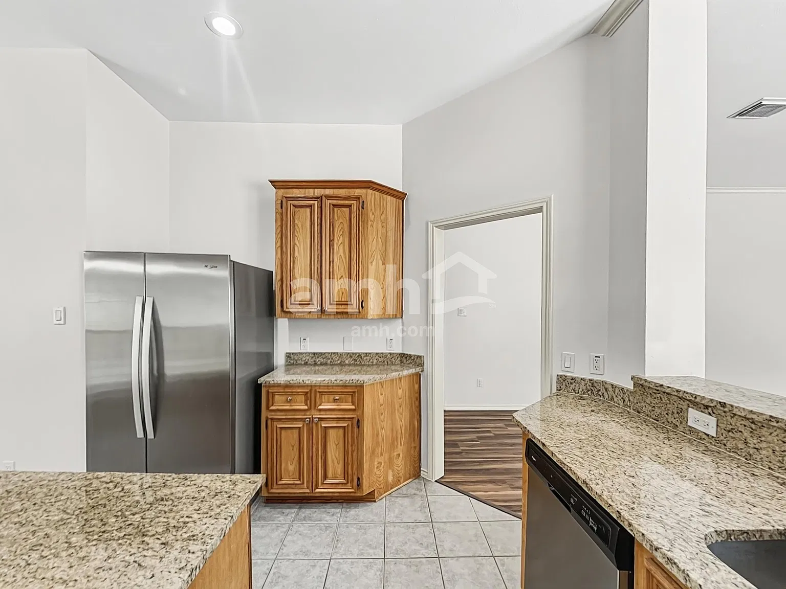 3 bed, 2.0 bath, 1765 sqft, $2,325 — Photo 4