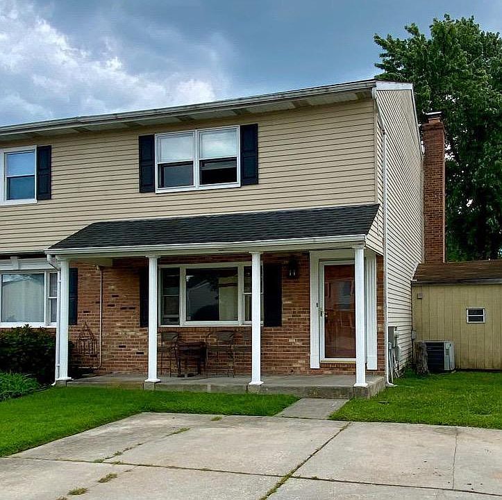 1st image of 111 Breakwater Ct