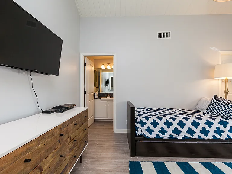 1037 Mandalay Beach Rd — Photo 21