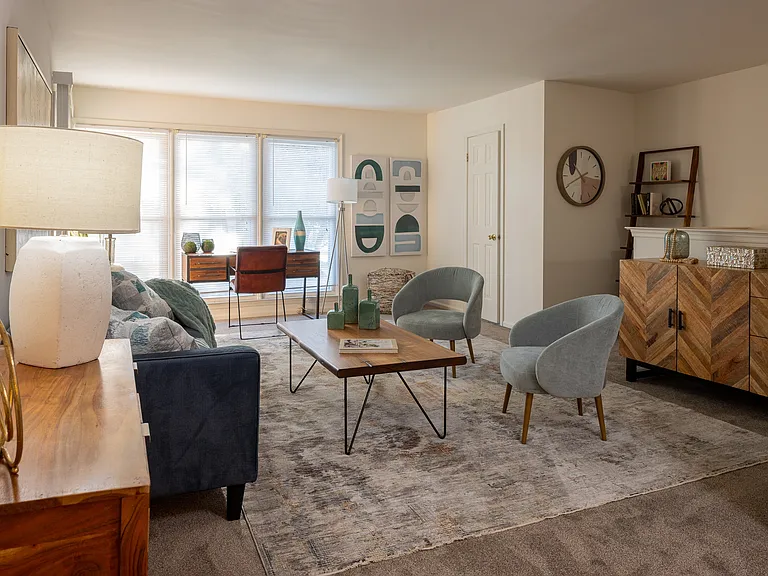 Brookfield Apartments — Photo 18