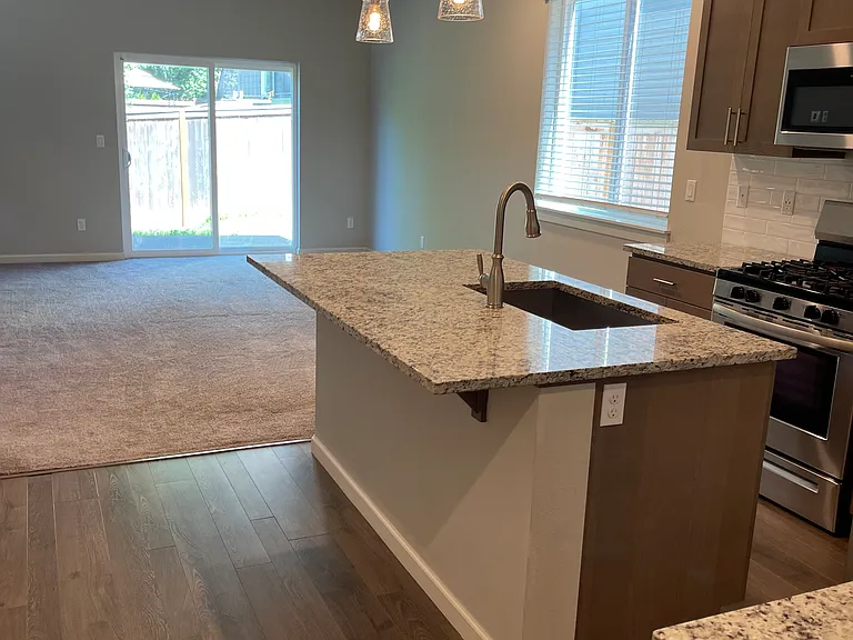 7385 SW Spruce St — Photo 30