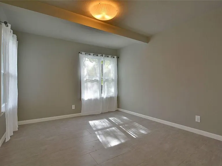 1408 Broadmoor Dr — Photo 8