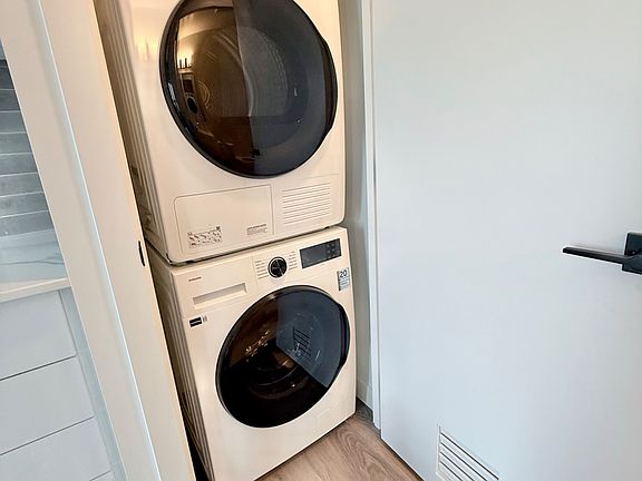 5th image of 33 Erie Ave #1308