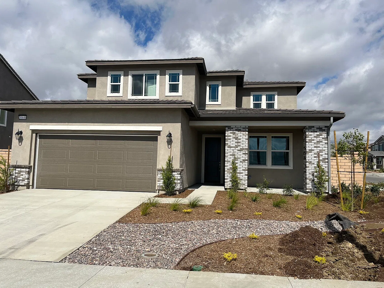4 bed, 2721 sqft, $3,100 — Photo 2