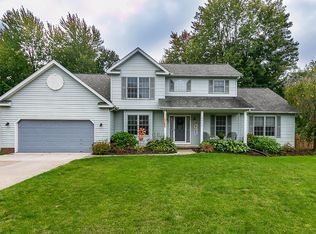 6940 S Camelot Dr, Mentor, OH 44060